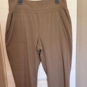 Stylus brand pull on slack